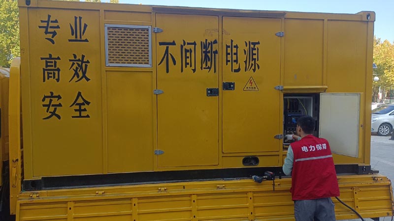 晋州柴油发电机组和UPS电源配合使用时，如何避免切换过程中的电力中断？